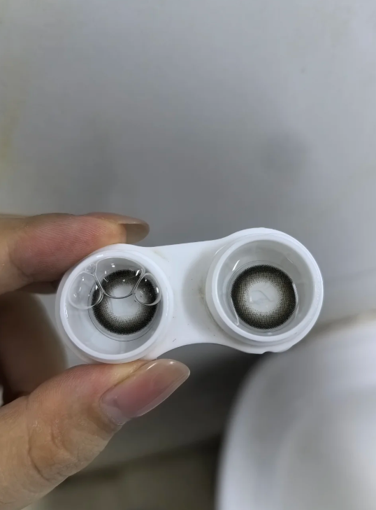 近视400度,配个隐形眼镜大概多少钱