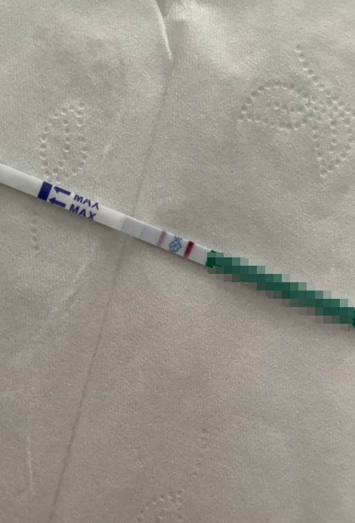 测孕棒一深一浅是怀孕了吗