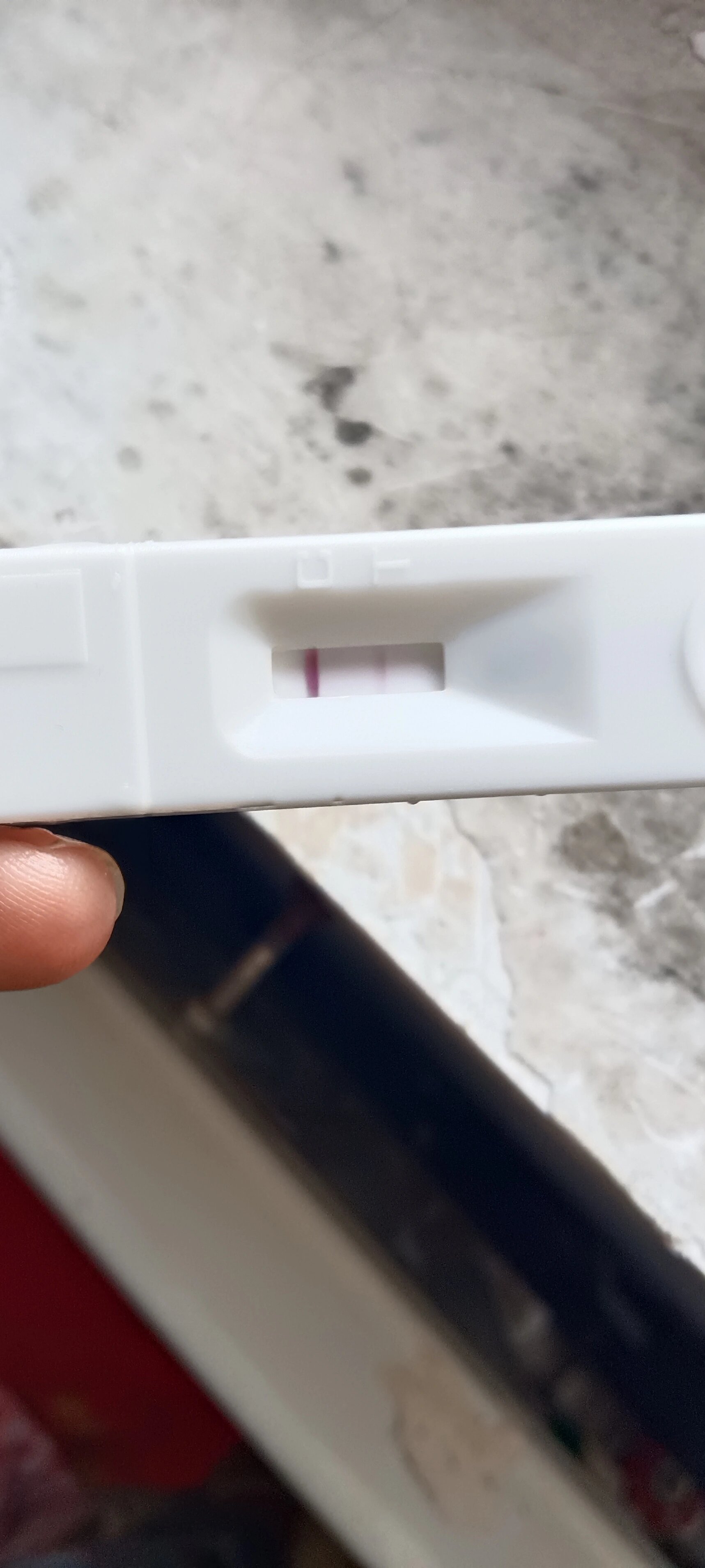 测孕纸一深一浅是什么意思