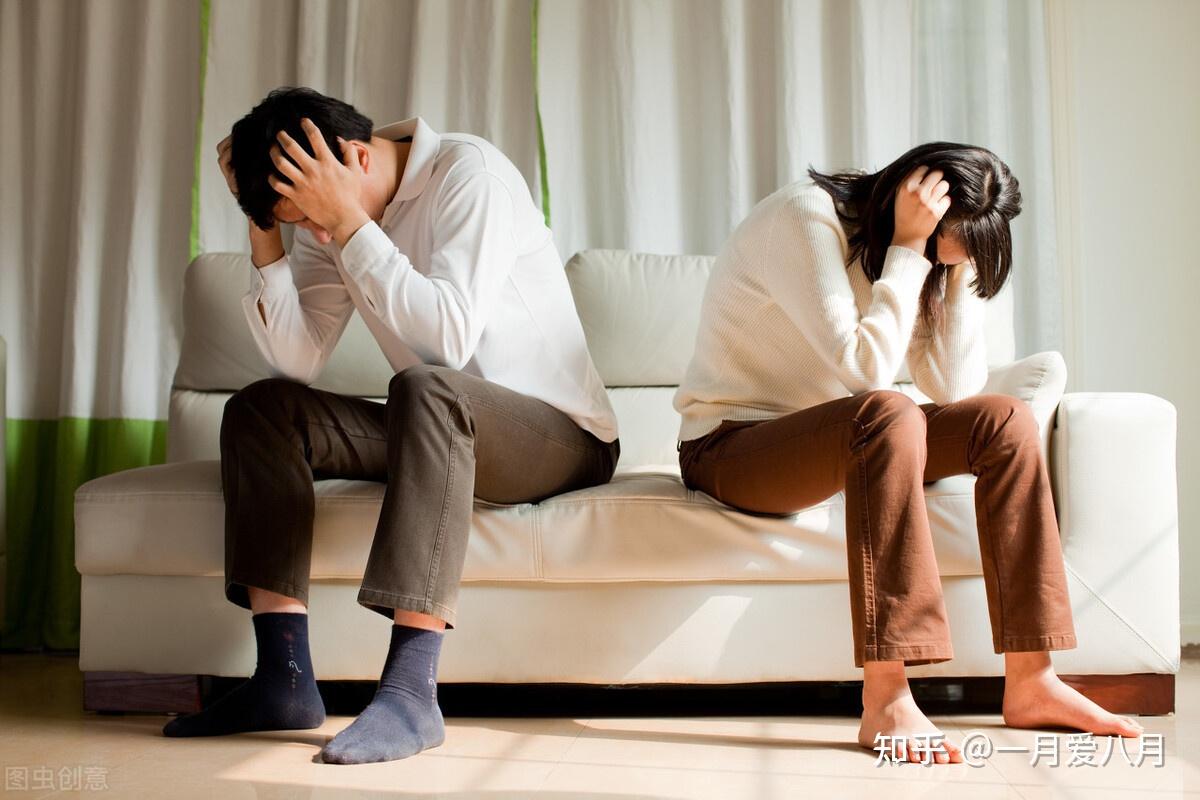 我和单身丈母娘同居一年了