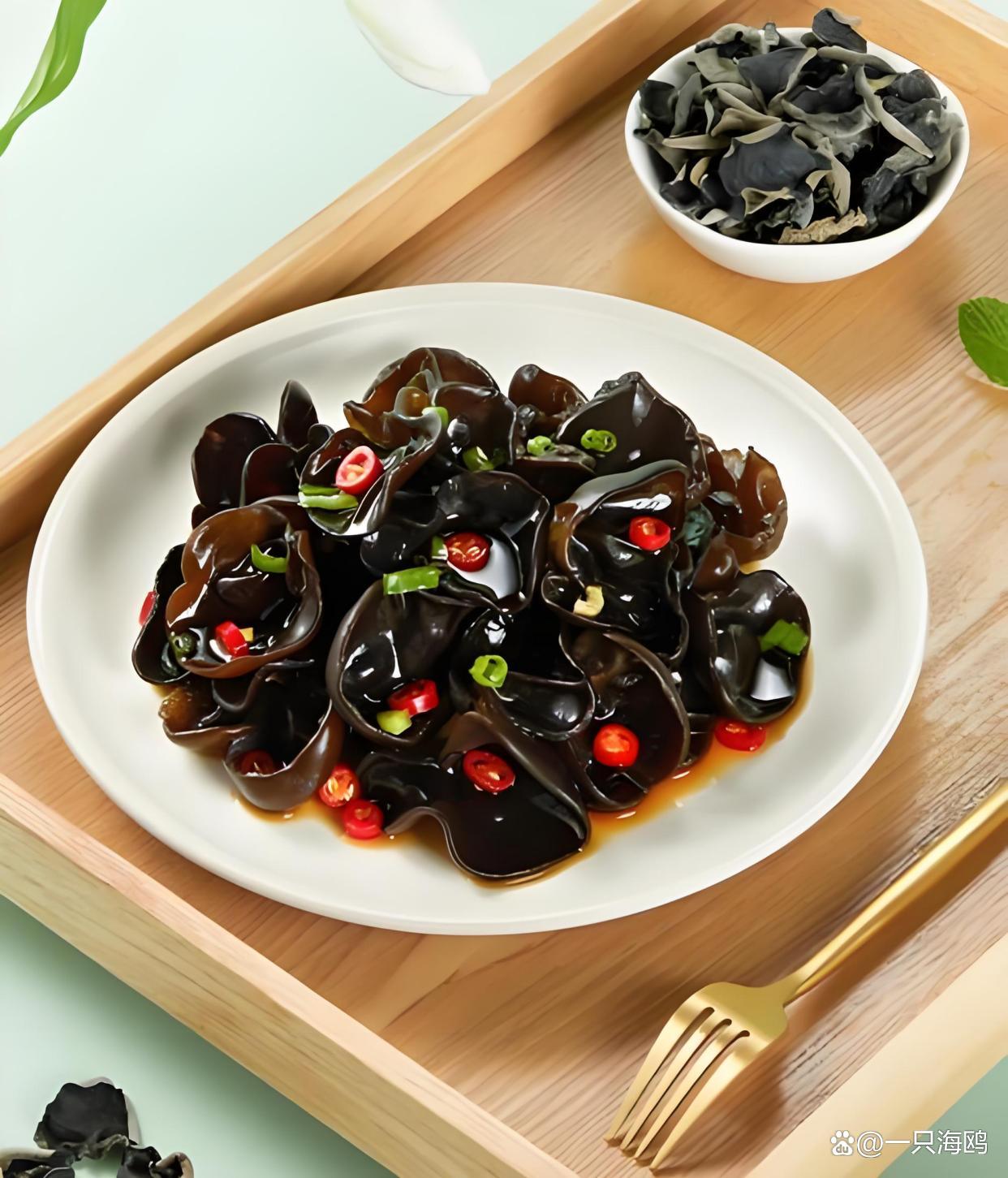 泡发的木耳时间长会有毒吗?