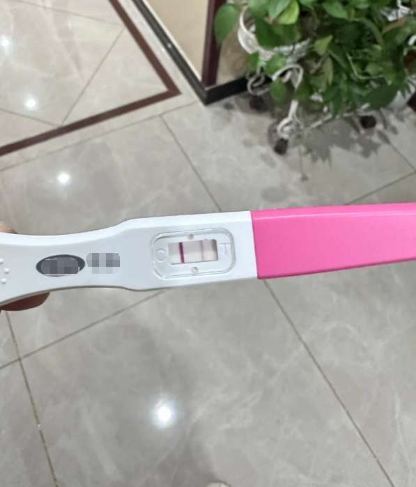 验孕棒显示一深一浅是什么意思