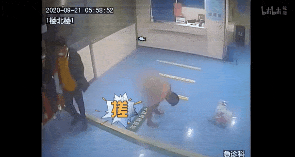 儿子晚上脱我裤叉,然后一直摸,觉得...