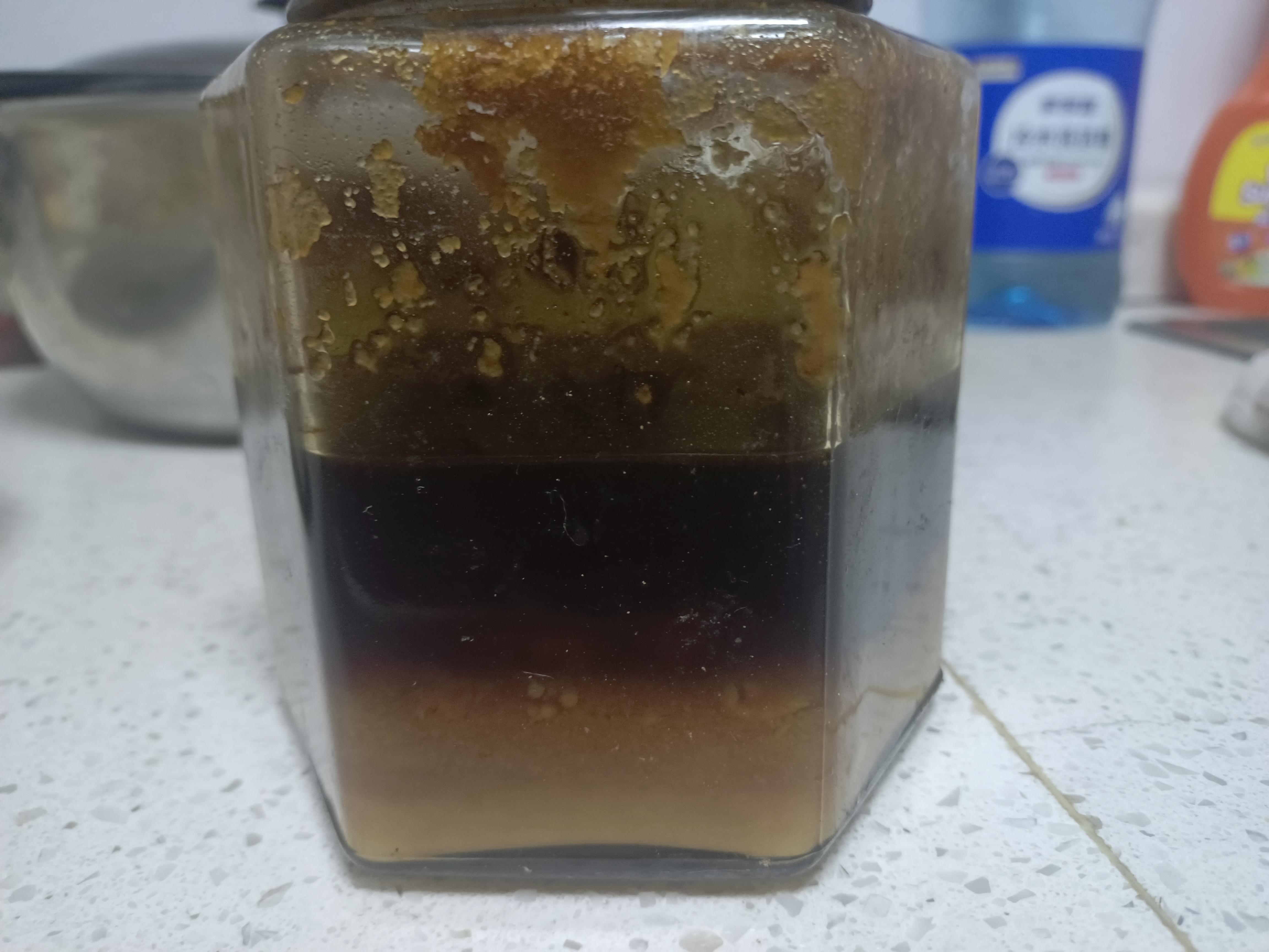 蜂蜜过期能吃吗,吃完会怎样