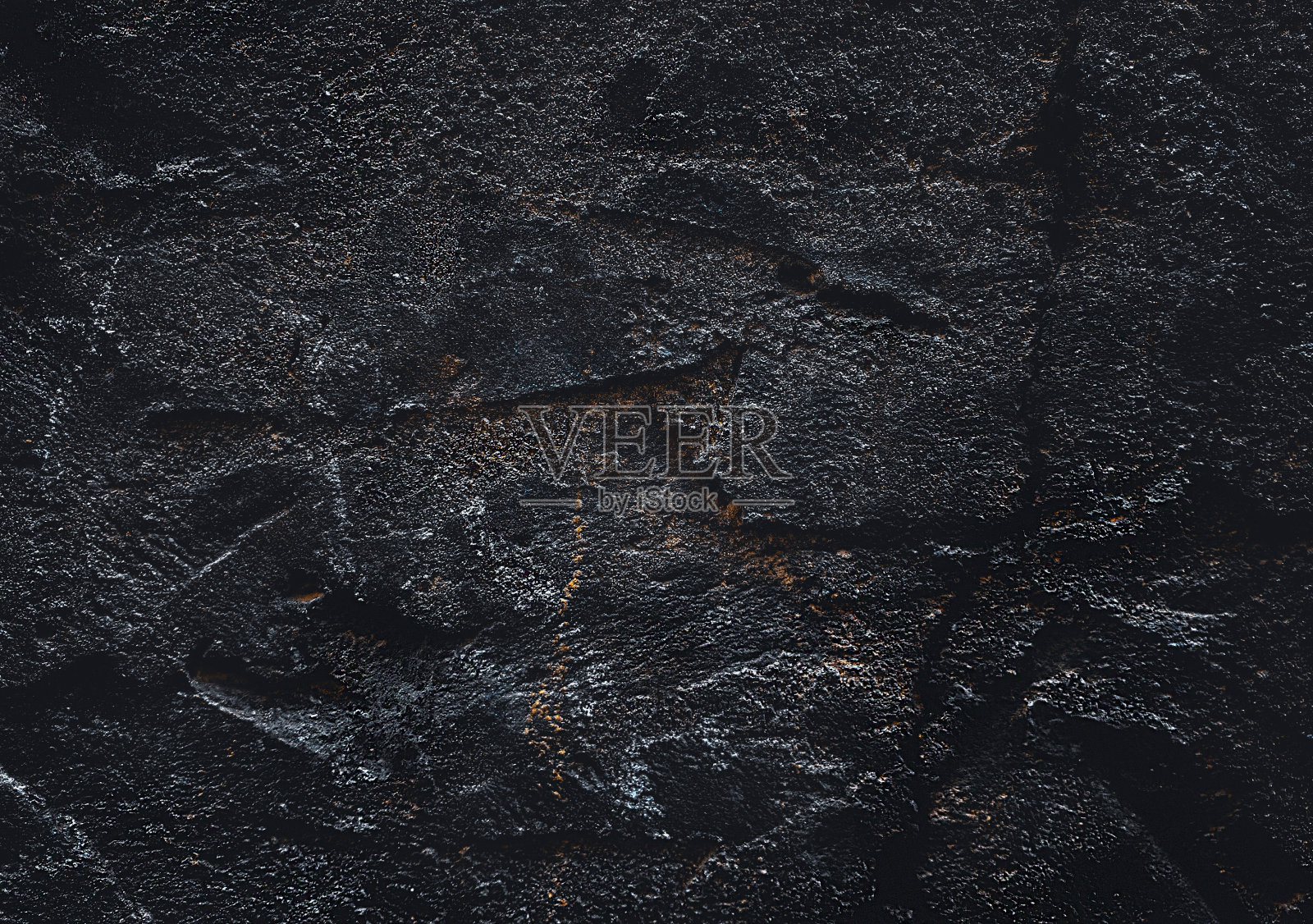 从背部皮肤里挤出来一个像石头的黑色硬物质