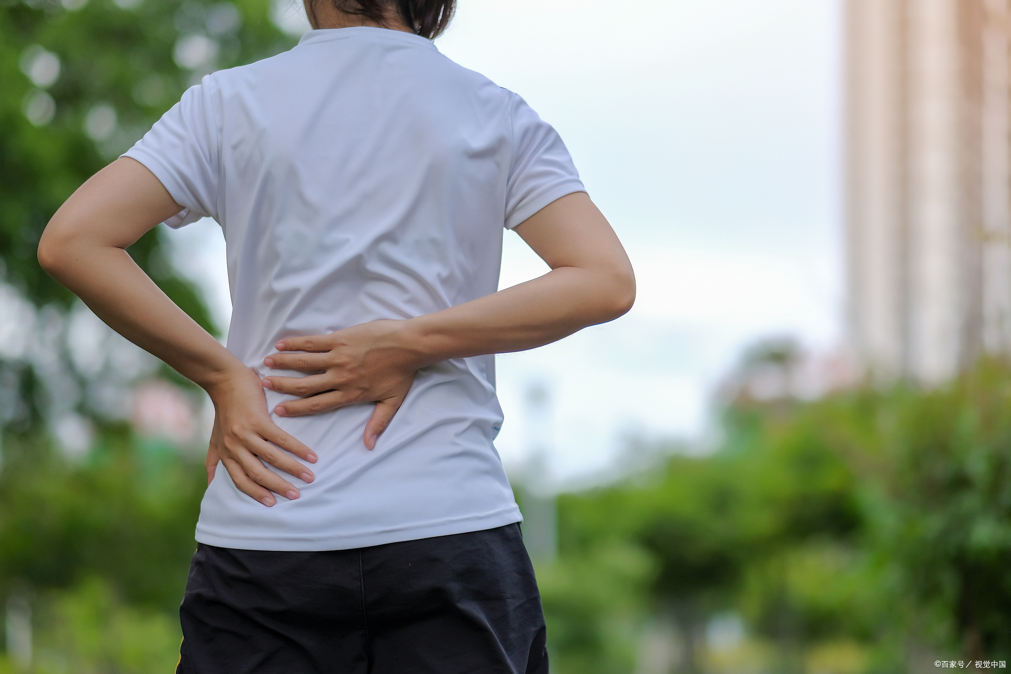 腰肌肉疼痛