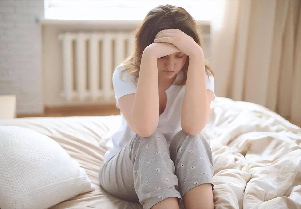 为什么来大姨妈前会有褐色分泌物