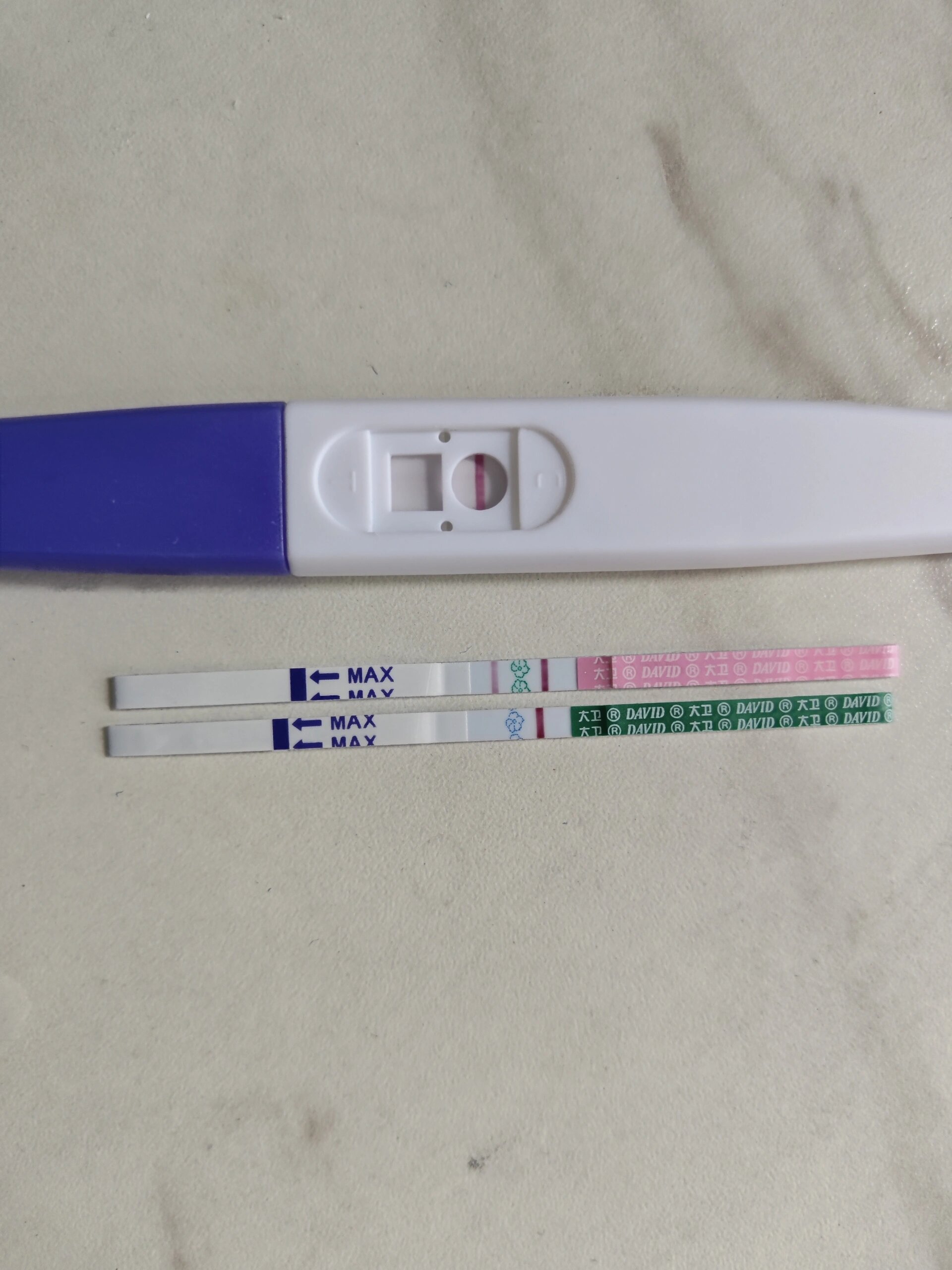 测排卵试纸一直上深下浅