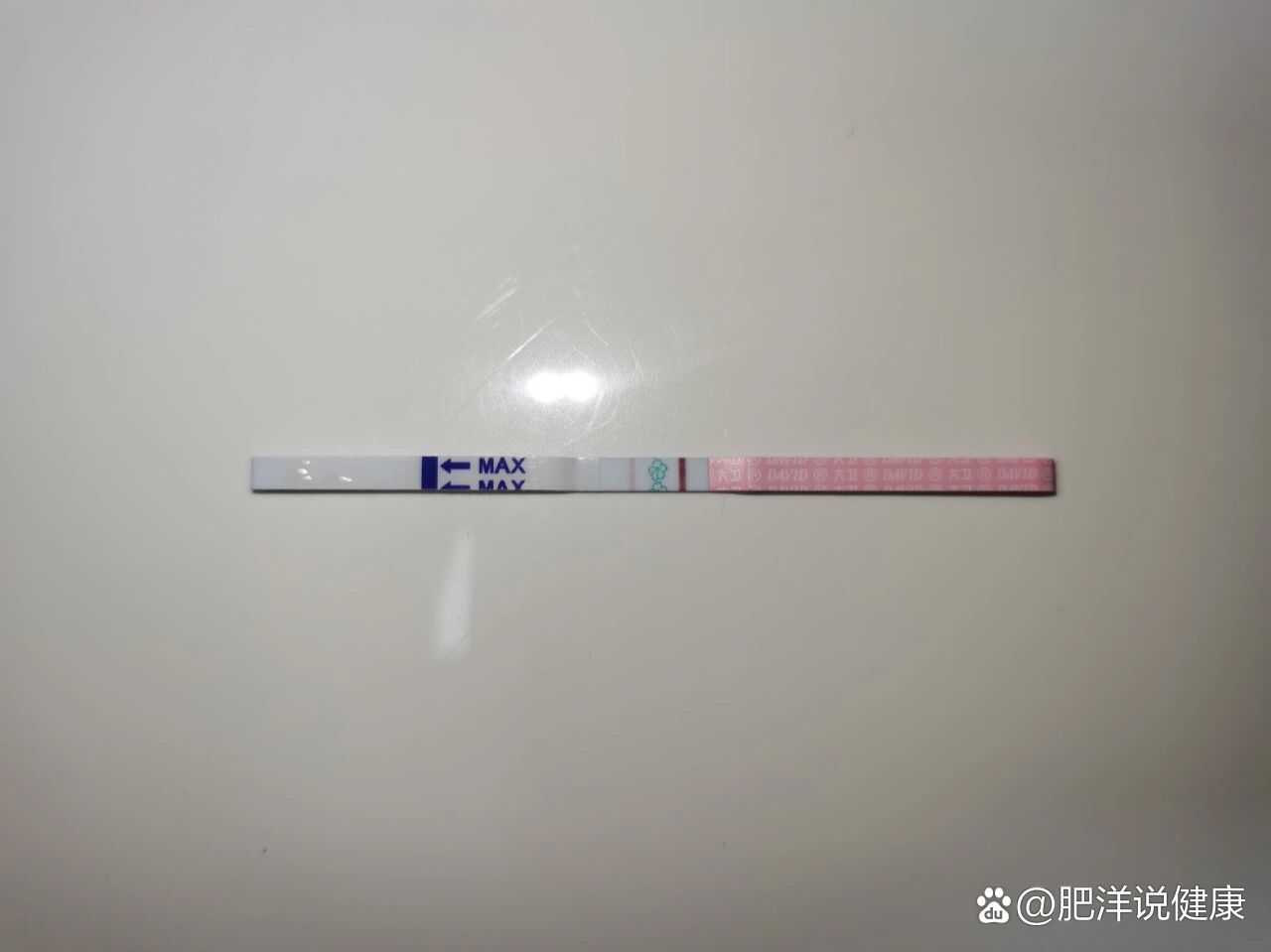 排卵试纸测一深一浅