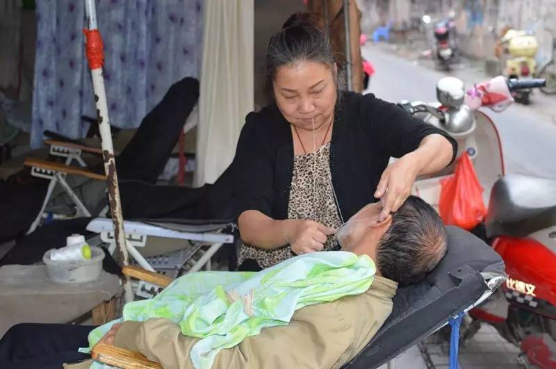 美容院里的挽面不能做吗?