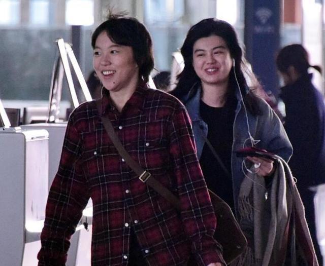 用舌头舔女友阴道,女友是什么感觉?