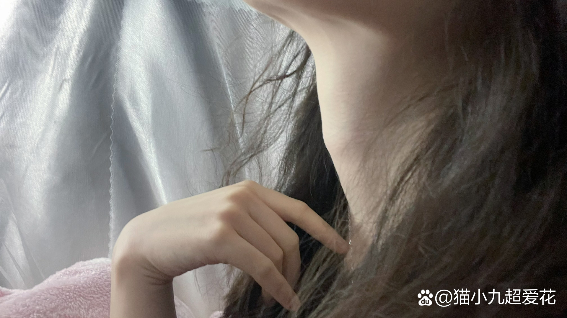 女孩子长喉结正常吗