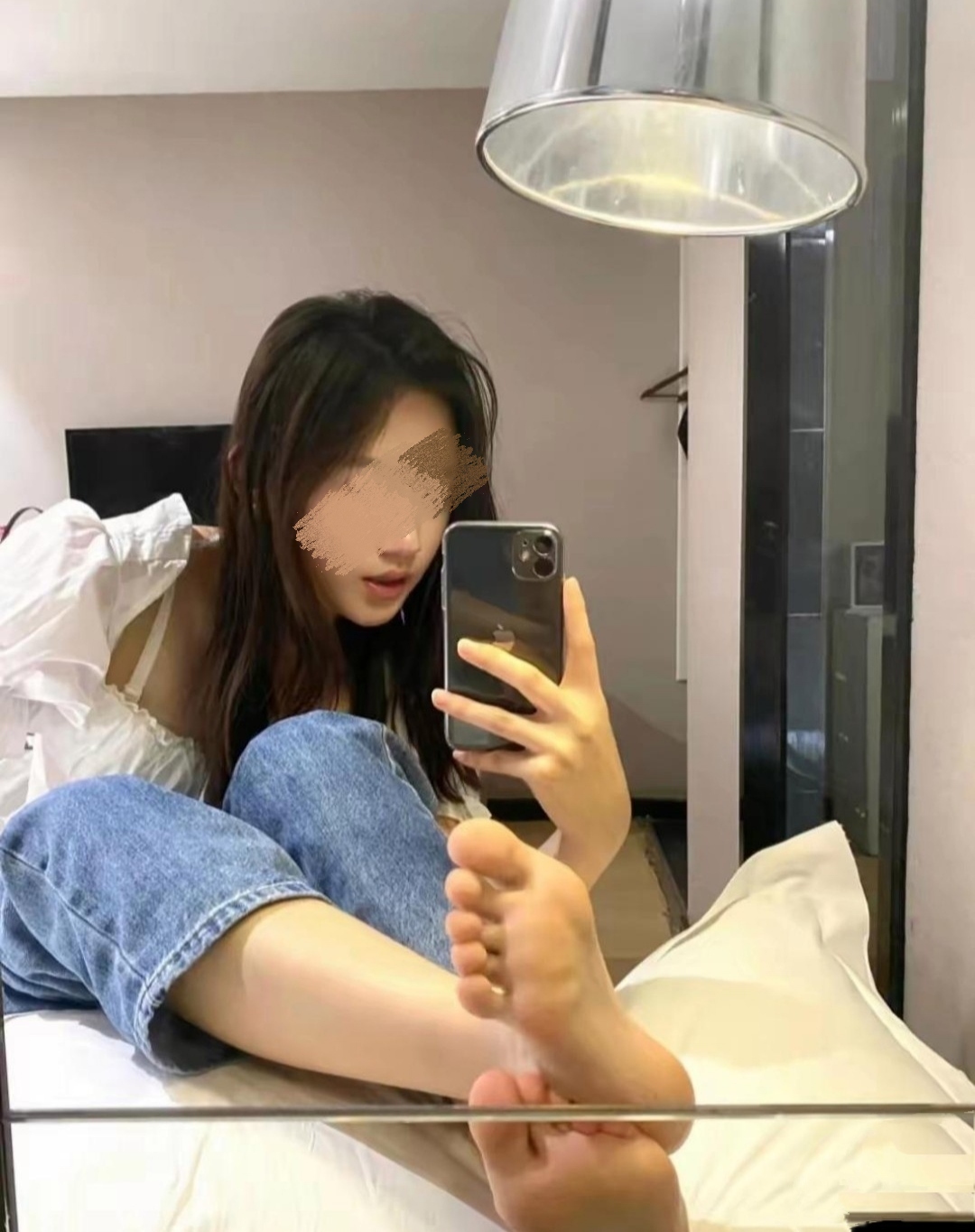 脚底黄是怎么回事