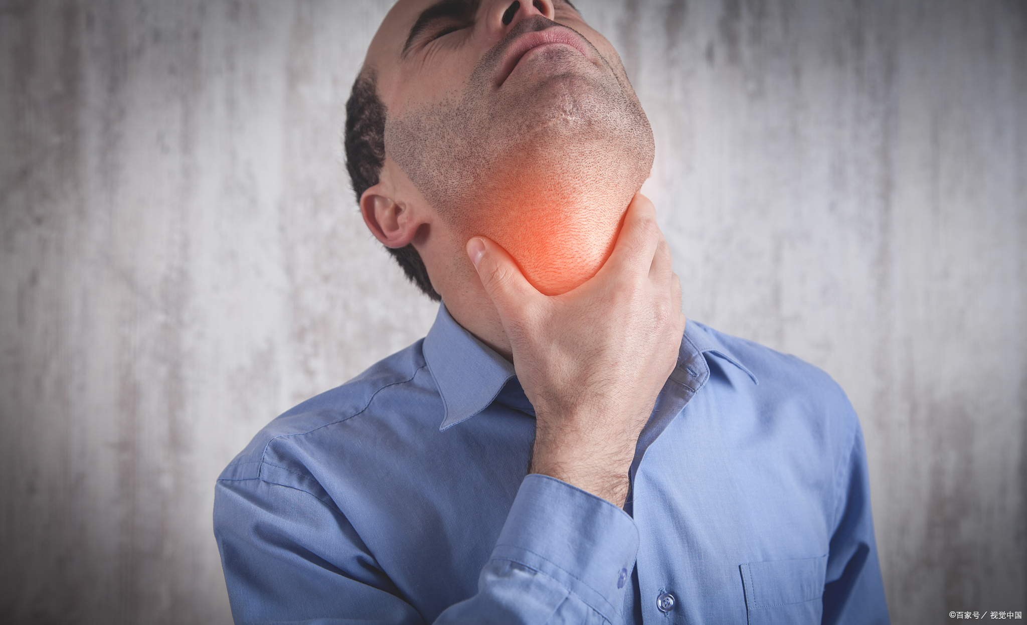 咽喉炎都有哪些表现症状呢