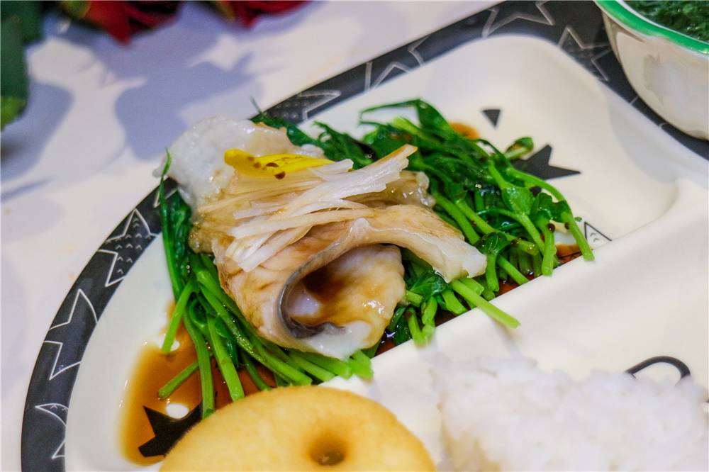 鸡蛋和糖精一起吃会中毒吗,吃多少会死人得