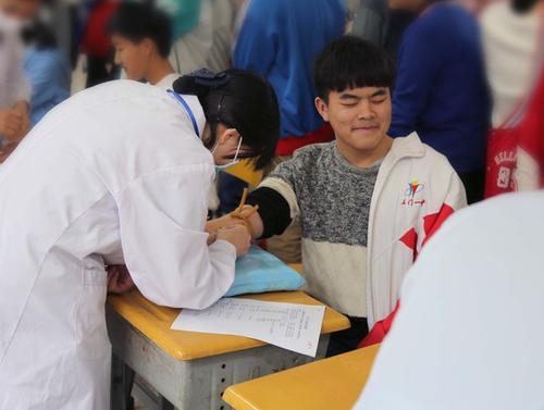 高考体检需要脱光衣服吗女生我们还没有体检但是听好多