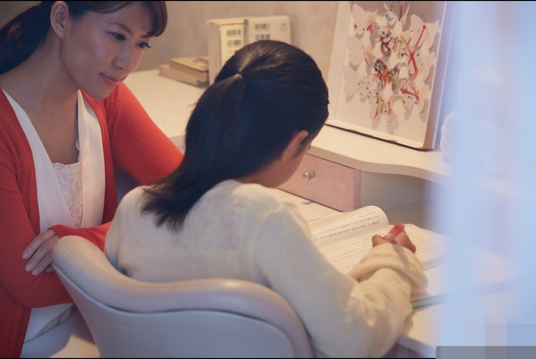 妈妈离婚了,我14岁以前一直跟妈妈一起睡!妈妈