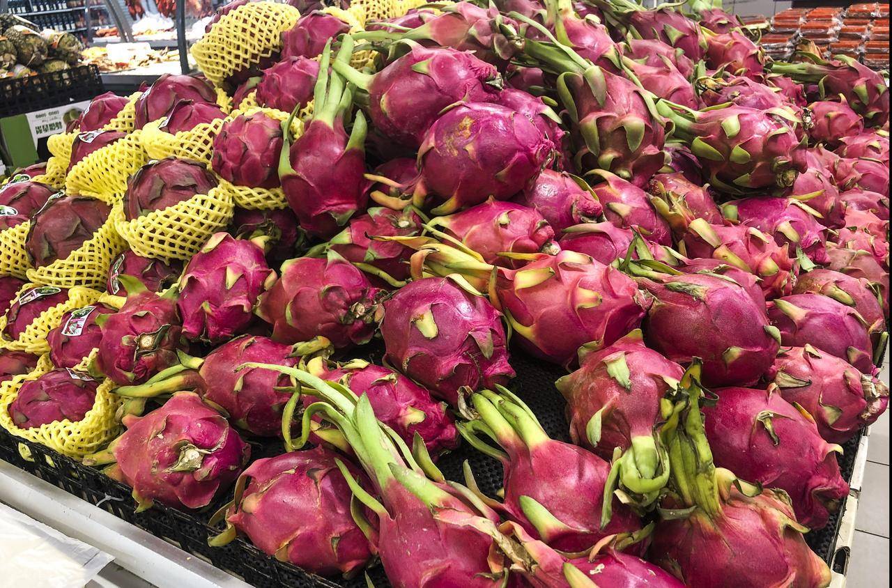 吃火龙果大便红色