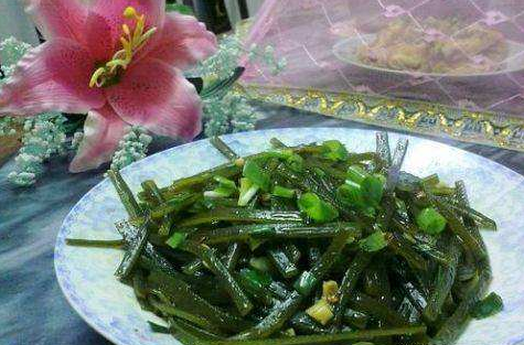 成人大便绿色是怎么回事